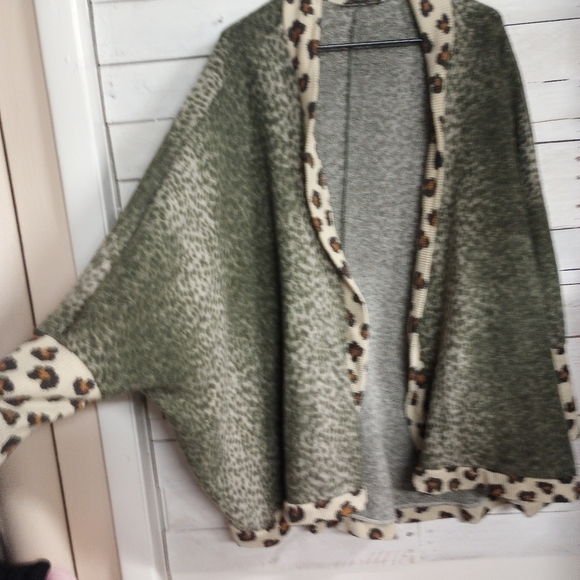 Rae Mode Women's 2XL Open Front Animal Print Cardigan 3/4 Dolman Sleeves Fall - Picture 7 of 12
